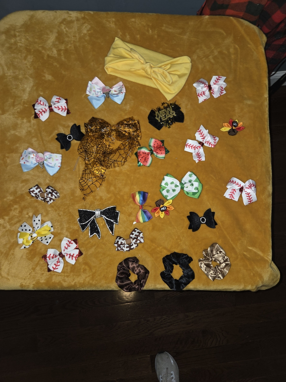 Hair accessory bundle.